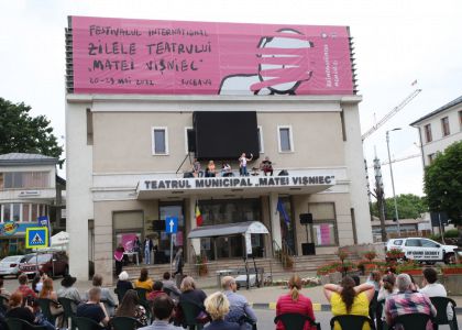 „Pisici pe acoperiș” și „Tăcerea dintre noi” au încheiat Festivalul de Teatru de la Suceava - INTERMEDIA TV