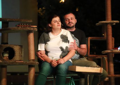 Turneul cu spectacolul PiSiCi a continuat la Teatrul Dramatic Elvira Godeanu Tirgul Jiu, în cadrul Stagiunii Estivale 2022