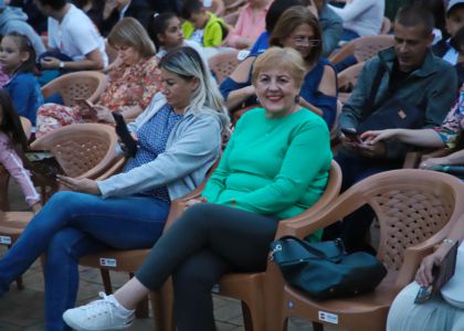 Turneul cu spectacolul PiSiCi a continuat la Teatrul Dramatic Elvira Godeanu Tirgul Jiu, în cadrul Stagiunii Estivale 2022