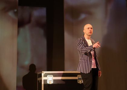 Improvizație cu un câine, de Matei Vișniec