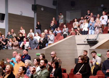 ALASKA de Elise Wilk, Teatrul Național Târgu Mureș și Yorick Studio