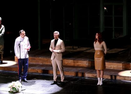 Spectacolul „Cum l-am îngopat pe Stalin” - pe scena Operei din Stara Zagora, Bulgaria