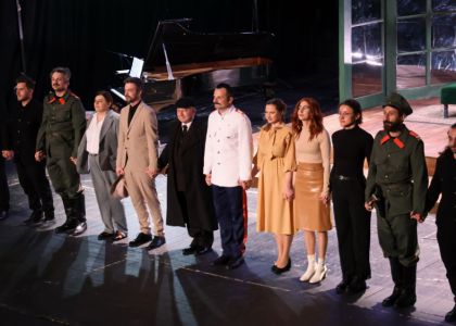 Spectacolul „Cum l-am îngopat pe Stalin” - pe scena Operei din Stara Zagora, Bulgaria