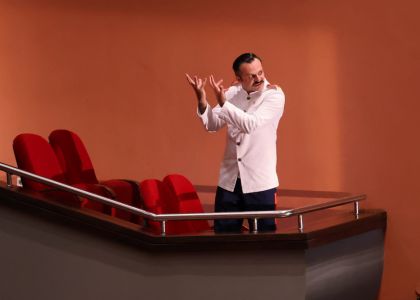 Spectacolul „Cum l-am îngopat pe Stalin” - pe scena Operei din Stara Zagora, Bulgaria