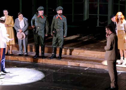Spectacolul „Cum l-am îngopat pe Stalin” - pe scena Operei din Stara Zagora, Bulgaria