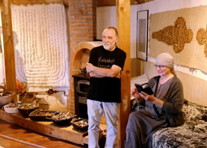 FERMA ANIMALELOR, de  George Orwell. Lectură performativă susținută de actorii Teatrului Municipal „Matei Vișniec” Suceava