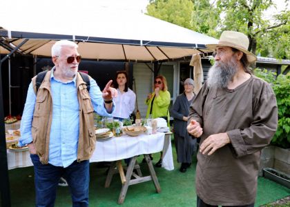 FERMA ANIMALELOR, de  George Orwell. Lectură performativă susținută de actorii Teatrului Municipal „Matei Vișniec” Suceava