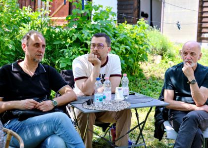 FERMA ANIMALELOR, de  George Orwell. Lectură performativă susținută de actorii Teatrului Municipal „Matei Vișniec” Suceava