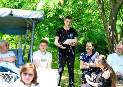 FERMA ANIMALELOR, de  George Orwell. Lectură performativă susținută de actorii Teatrului Municipal „Matei Vișniec” Suceava
