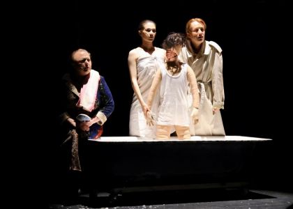 Grădina de sticlă, de Tatiana Țîbuleac, Teatrul Național „Mihai Eminescu” Chișinău, Republica Moldova