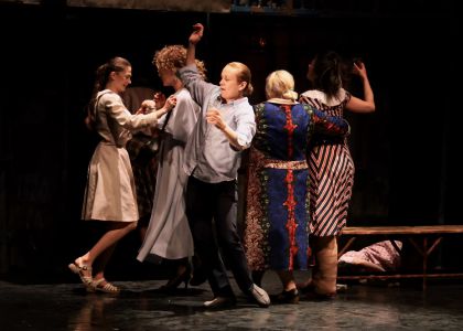 Grădina de sticlă, de Tatiana Țîbuleac, Teatrul Național „Mihai Eminescu” Chișinău, Republica Moldova