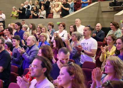 Grădina de sticlă, de Tatiana Țîbuleac, Teatrul Național „Mihai Eminescu” Chișinău, Republica Moldova
