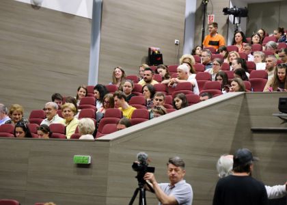 Grădina de sticlă, de Tatiana Țîbuleac, Teatrul Național „Mihai Eminescu” Chișinău, Republica Moldova