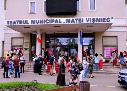 Grădina de sticlă, de Tatiana Țîbuleac, Teatrul Național „Mihai Eminescu” Chișinău, Republica Moldova