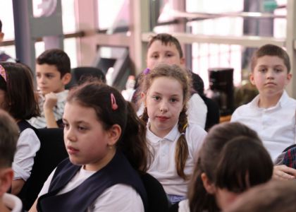 Cum să citim poezia cu voce tare? Atelier pentru copii. „Consulatul lunii” de Matei Vișniec -  lansare de carte, editura Humanitas Junior