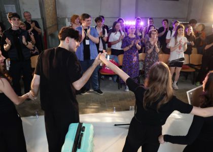 Proteine fluorescente după Alexandra Pâzgu