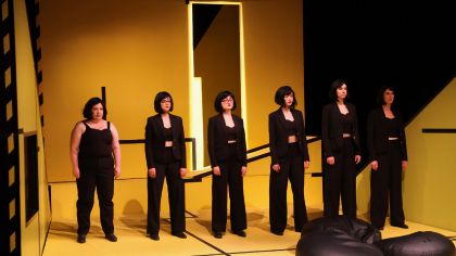 HAOS (XAOC) de Myka Myllyaho. Teatrul Dramatic de Stat „Geo Milev” Stara Zagora, Bulgaria