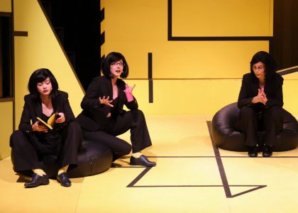 HAOS (XAOC) de Myka Myllyaho. Teatrul Dramatic de Stat „Geo Milev” Stara Zagora, Bulgaria