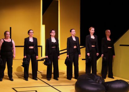 HAOS (XAOC) de Myka Myllyaho. Teatrul Dramatic de Stat „Geo Milev” Stara Zagora, Bulgaria