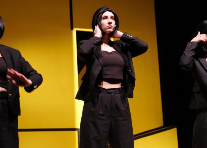 HAOS (XAOC) de Myka Myllyaho. Teatrul Dramatic de Stat „Geo Milev” Stara Zagora, Bulgaria