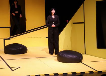 HAOS (XAOC) de Myka Myllyaho. Teatrul Dramatic de Stat „Geo Milev” Stara Zagora, Bulgaria