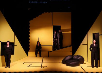 HAOS (XAOC) de Myka Myllyaho. Teatrul Dramatic de Stat „Geo Milev” Stara Zagora, Bulgaria