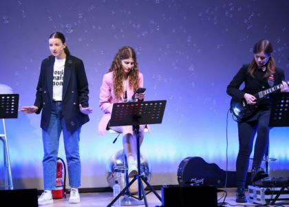 Papiloma Student Party, de Alina Pietrăreanu. Teatrul Studențesc Fabulinus Suceava