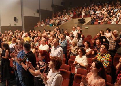 Zeițe de categoria B de Alexandra Felseghi, după o idee de Andrei Măjeri. Creart Teatrelli București
