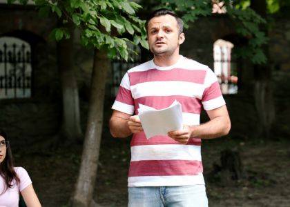 Spectacolul lectură „Ferma Animalelor” de George Orwell, în regia lui Cosmin Panaite a încheiat stagiunea 2024-2025
