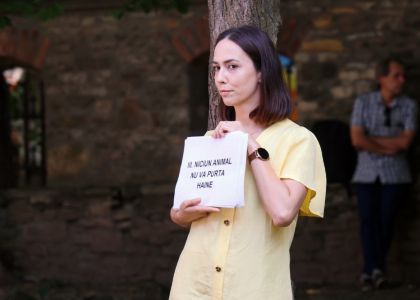 Spectacolul lectură „Ferma Animalelor” de George Orwell, în regia lui Cosmin Panaite a încheiat stagiunea 2024-2025