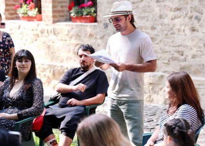 Spectacolul lectură „Ferma Animalelor” de George Orwell, în regia lui Cosmin Panaite a încheiat stagiunea 2024-2025