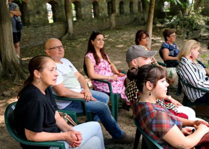 Spectacolul lectură „Ferma Animalelor” de George Orwell, în regia lui Cosmin Panaite a încheiat stagiunea 2024-2025