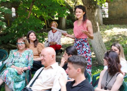 Spectacolul lectură „Ferma Animalelor” de George Orwell, în regia lui Cosmin Panaite a încheiat stagiunea 2024-2025