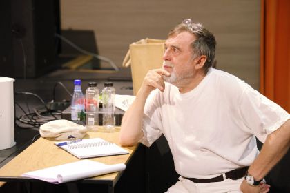 CABARETUL CUVINTELOR - primul spectacol montat de Matei Vișniec la teatrul care îi poartă numele