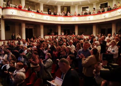 Spectacolul „Pădurea asumaților” a avut un succes răsunător la Reuniunea Teatrelor Naționale Românești, ediția a X-a