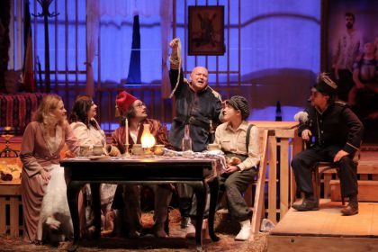 22 / Sâmbătă / 19:00 - O noapte furtunoasă, de Ion Luca Caragiale, regia Mădălin Hîncu