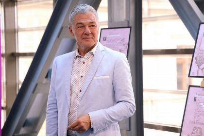 Managerul Teatrului Municipal „Matei Vișniec" Suceava, Adrian Păduraru, in interviu la VIVA FM