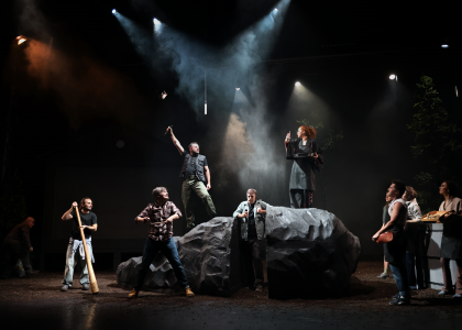 „Pădurea asumaților”, ultima reprezentație a anului la Teatrul „Matei Vișniec” Suceava