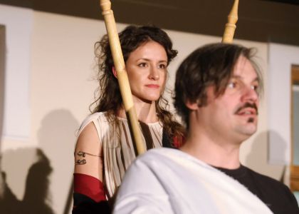 Lectura unui fragment din comedia „Lysistrata” de Aristofan la Muzeul Național al Bucovinei