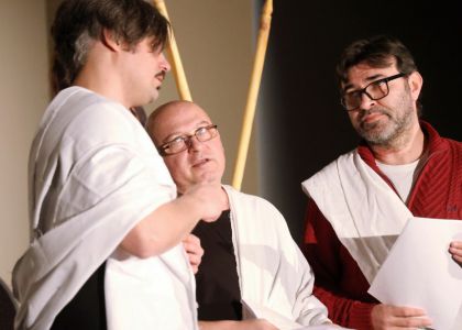 Lectura unui fragment din comedia „Lysistrata” de Aristofan la Muzeul Național al Bucovinei