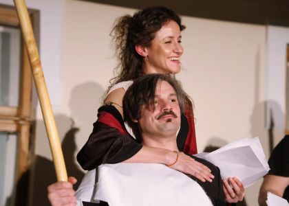 Lectura unui fragment din comedia „Lysistrata” de Aristofan la Muzeul Național al Bucovinei