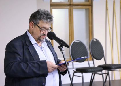 Lectura unui fragment din comedia „Lysistrata” de Aristofan la Muzeul Național al Bucovinei