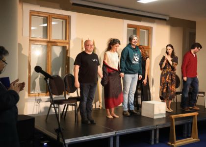 Lectura unui fragment din comedia „Lysistrata” de Aristofan la Muzeul Național al Bucovinei