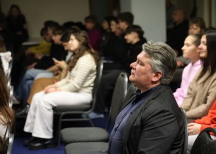 Lectura unui fragment din comedia „Lysistrata” de Aristofan la Muzeul Național al Bucovinei