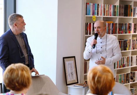 „Divanul artelor” – O călătorie fascinantă în universul poeziei și al teatrului, alături de Matei Vișniec și Gheorghe Cîrstian