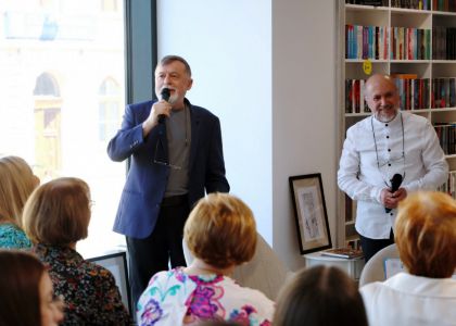„Divanul artelor” – O călătorie fascinantă în universul poeziei și al teatrului, alături de Matei Vișniec și Gheorghe Cîrstian
