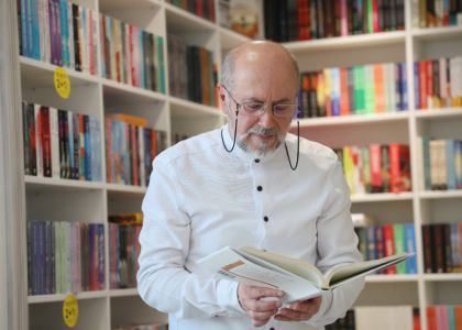 „Divanul artelor” – O călătorie fascinantă în universul poeziei și al teatrului, alături de Matei Vișniec și Gheorghe Cîrstian