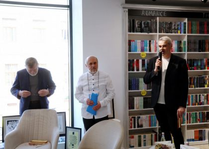 „Divanul artelor” – O călătorie fascinantă în universul poeziei și al teatrului, alături de Matei Vișniec și Gheorghe Cîrstian