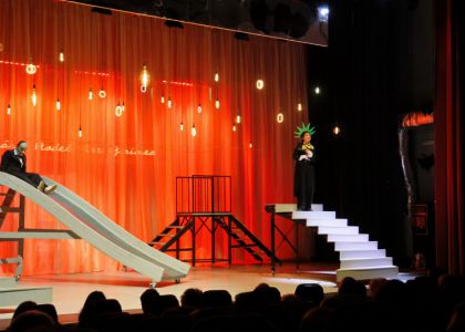 Festivalul Internaâional Zilele Teatrului Matei Vișniec, Ziua a 5-a: De la mitul răsturnat al Penelopei la haosul comic din mahalaua lui Caragiale