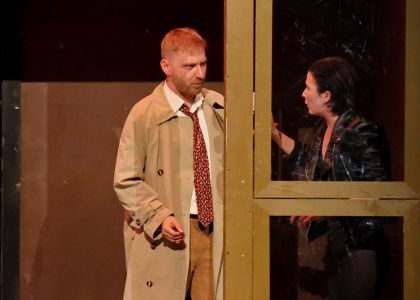 Festivalul Internaâional Zilele Teatrului Matei Vișniec, Ziua a 5-a: De la mitul răsturnat al Penelopei la haosul comic din mahalaua lui Caragiale